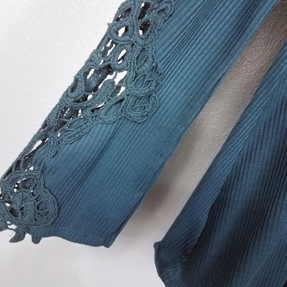 Pink Rose Crochet Long Sleeve Scoop Neck Turquoise Medium Shirt Top Blouse - Picture 7 of 8